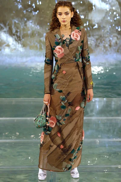 Look 17